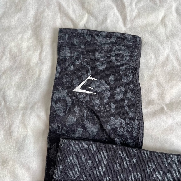 Gymshark Black Adapt Camo Seamless Leggings - Picture 3 of 4